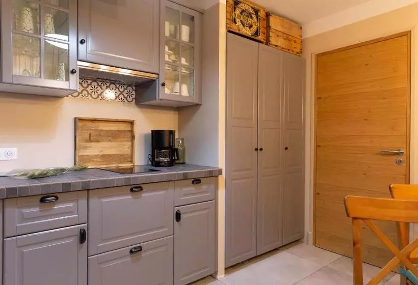 ベッドアンドブレックファースト Les Dames Jeannes