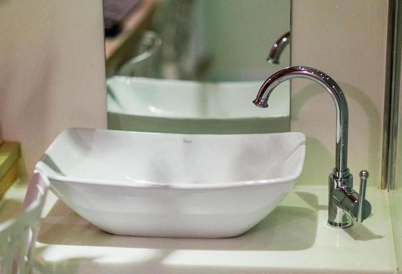 فندق على الطريق Plein