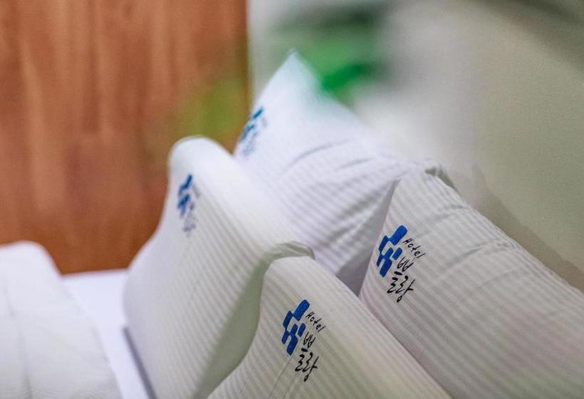 فندق على الطريق Plein