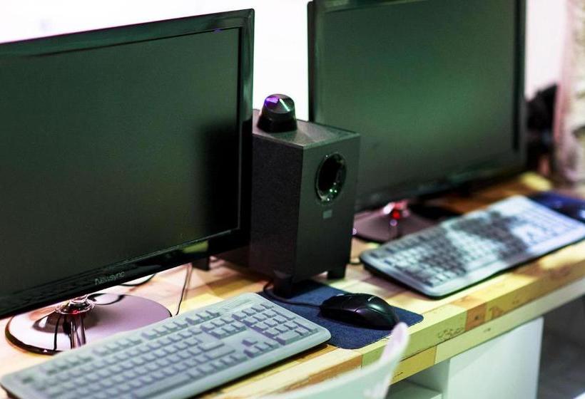 فندق على الطريق Plein