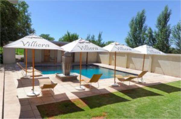 פנסיון Villiera Guesthouse