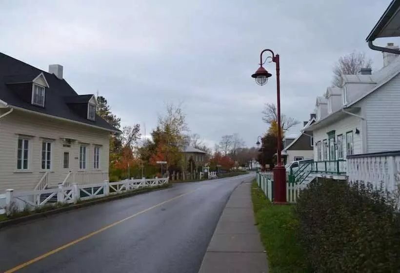 簡易ホテル L'auberge De Quai