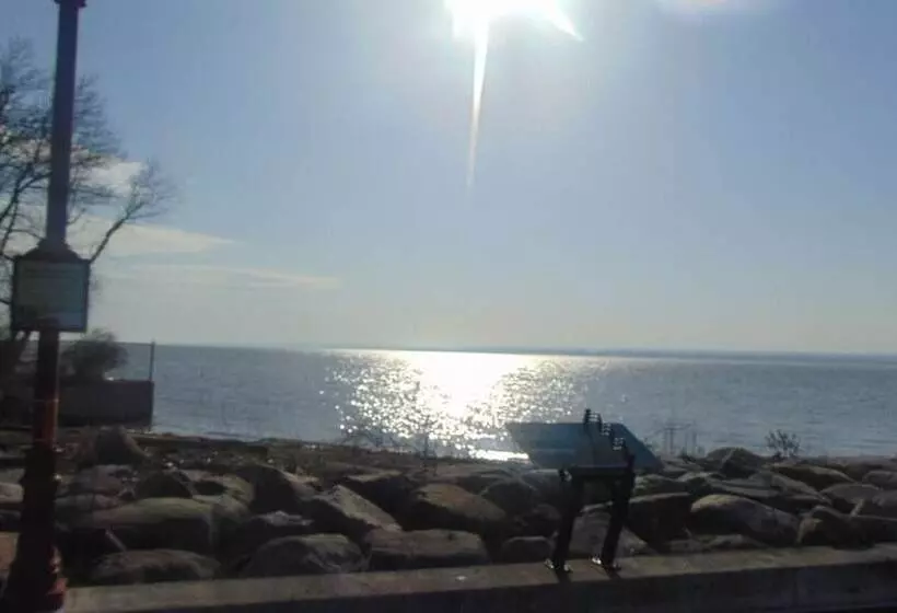 簡易ホテル L'auberge De Quai