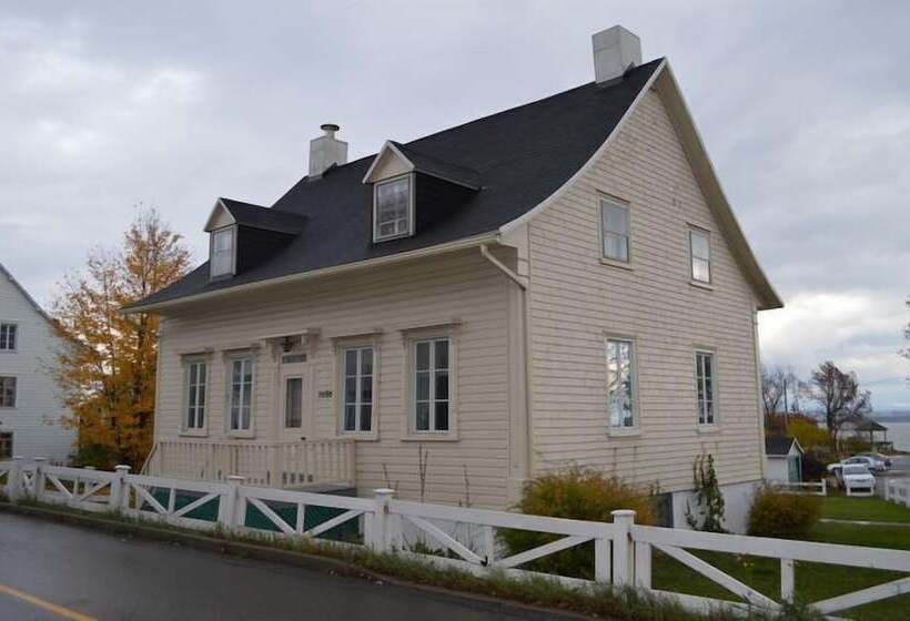 Хостел L'auberge De Quai