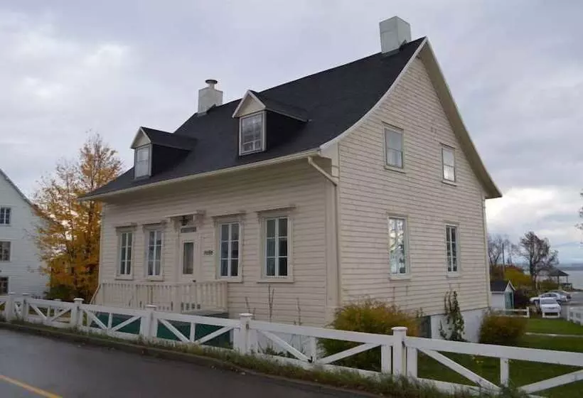 簡易ホテル L'auberge De Quai