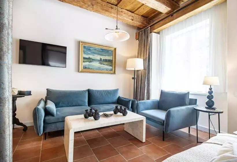 ホテル Apartmány šupina