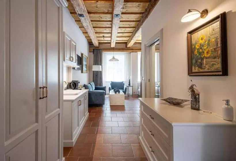 ホテル Apartmány šupina