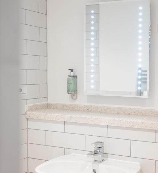 호텔 The Castle By Innkeeper S Collection