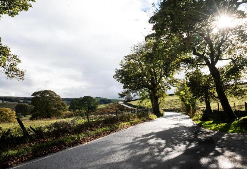 호텔 The Castle By Innkeeper S Collection