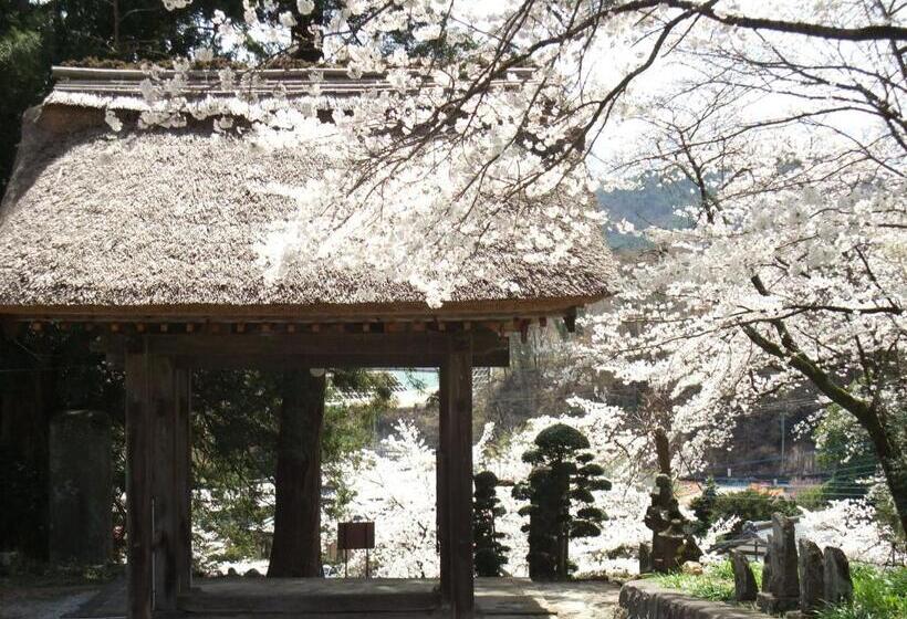 פנסיון Gasthof Ascot