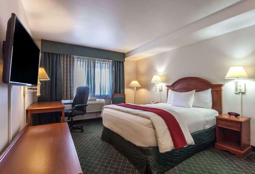 Szálloda Baymont Inn & Suites By Wyndham