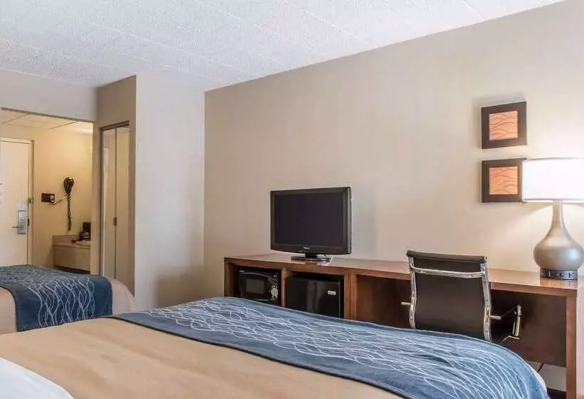 Отель Spark By Hilton Clarks Summit