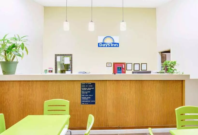 בית מלון כפרי Days Inn By Wyndham Athens