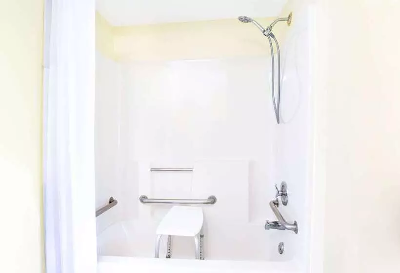 בית מלון כפרי Days Inn By Wyndham Athens