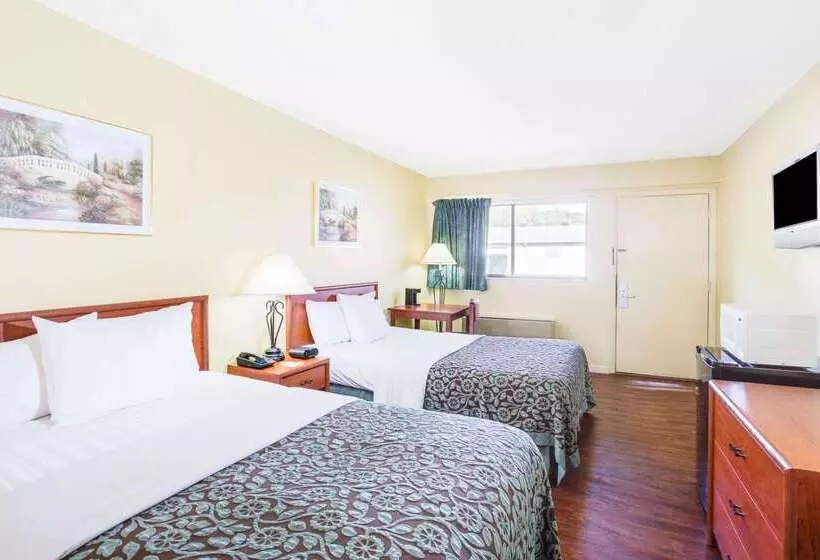 בית מלון כפרי Days Inn By Wyndham Athens