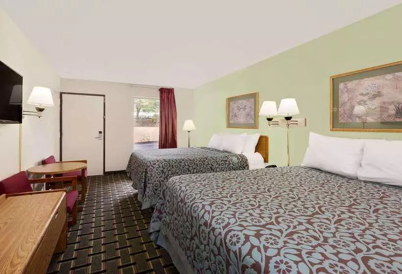 בית מלון כפרי Days Inn By Wyndham Cleveland Tn