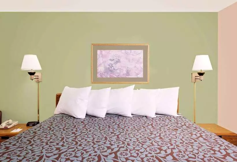 בית מלון כפרי Days Inn By Wyndham Cleveland Tn