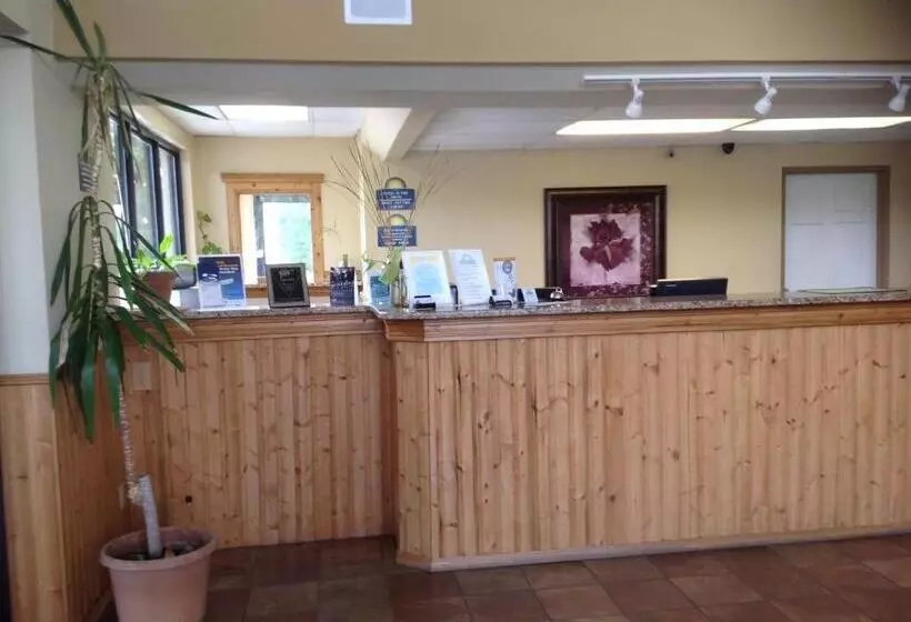 Отель Days Inn By Wyndham Clinton