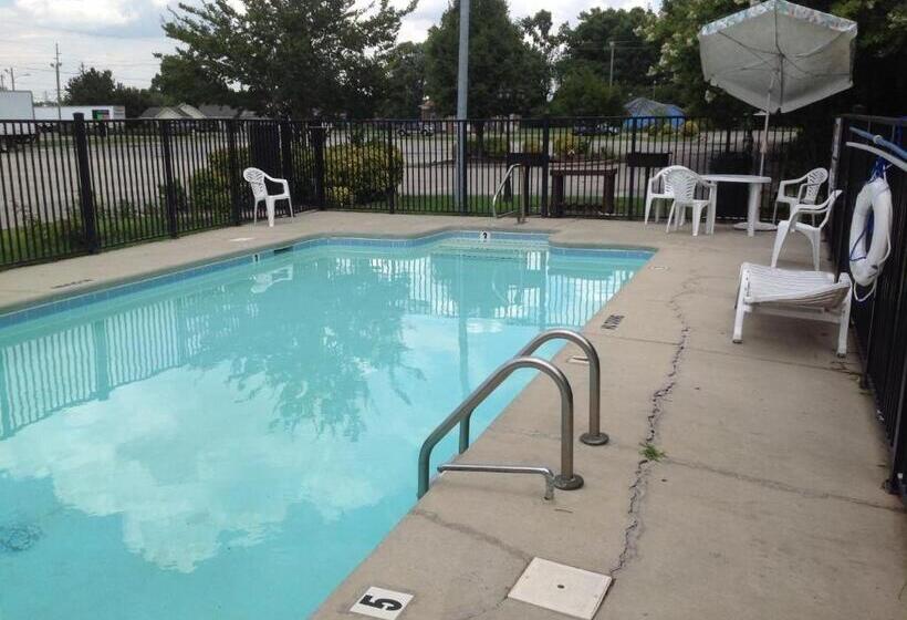 Отель Days Inn By Wyndham Clinton