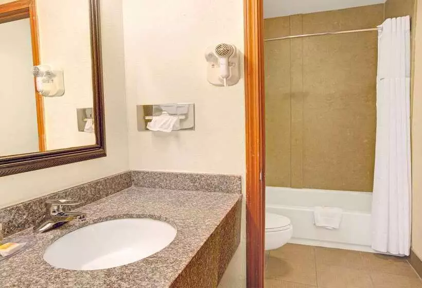 ホテル Days Inn By Wyndham Mooresville Lake Norman