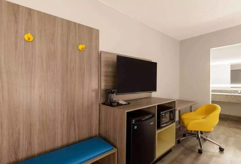 ホテル Days Inn By Wyndham Mooresville Lake Norman