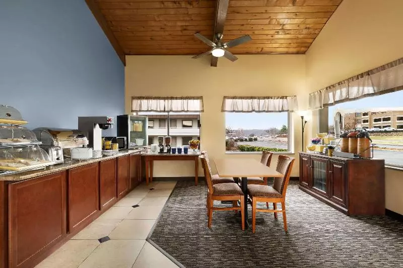 호텔 Days Inn By Wyndham Oak Ridge Knoxville