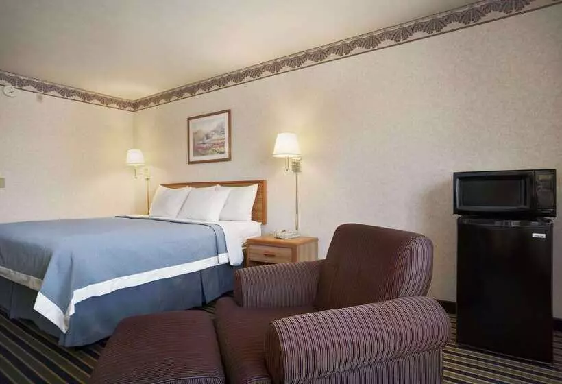 هتل Days Inn By Wyndham Springville