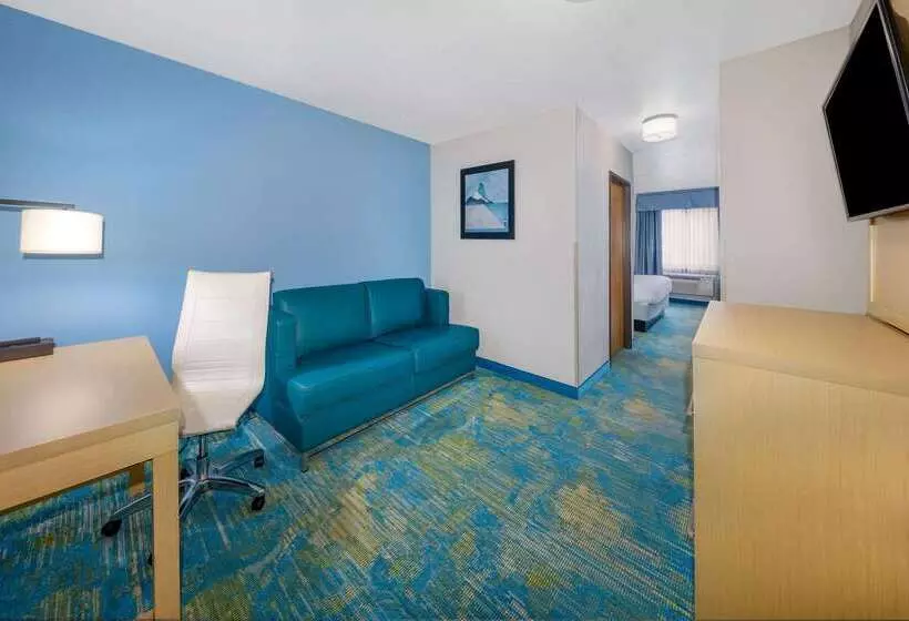 هتل Days Inn By Wyndham Springville