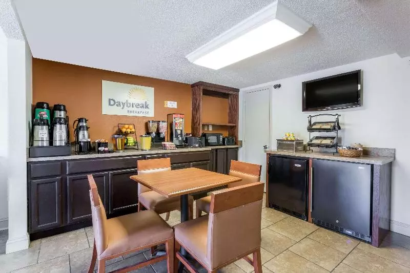 酒店 Days Inn By Wyndham Tappahannock