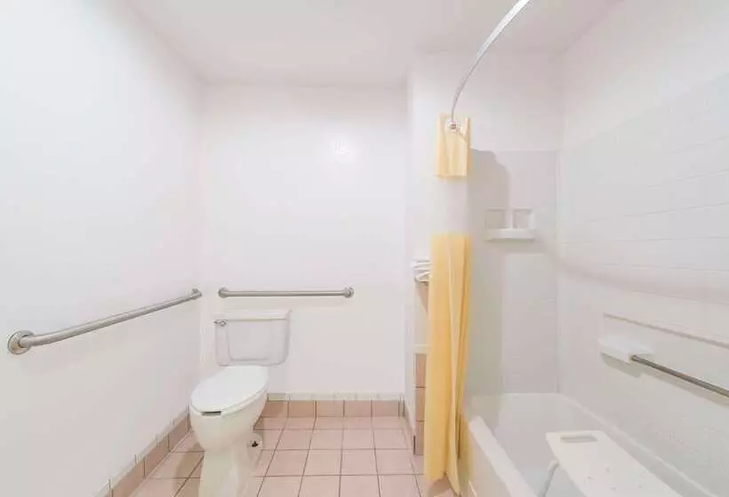 ホテル Days Inn By Wyndham Waco Near Downtown University