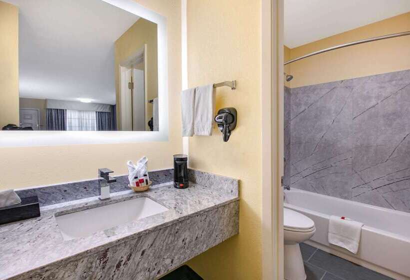 호텔 Days Inn By Wyndham Waco Near Downtown University