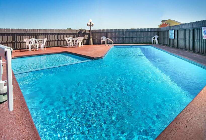 호텔 Days Inn By Wyndham Waco Near Downtown University