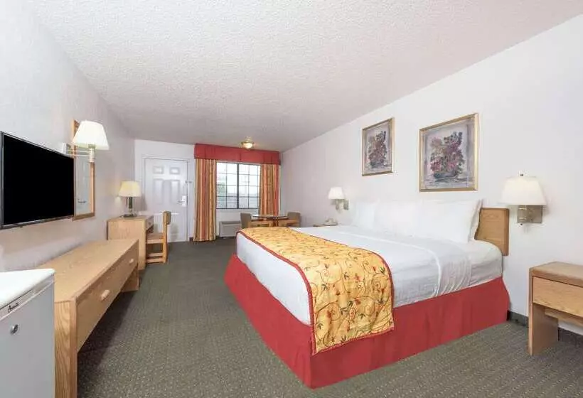 ホテル Days Inn By Wyndham Waco Near Downtown University