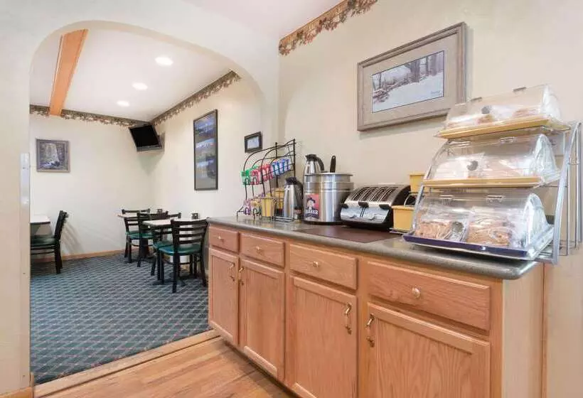 هتل Days Inn By Wyndham Worland