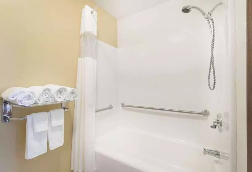 هتل Days Inn By Wyndham Worland