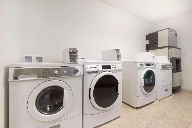 هتل Days Inn By Wyndham Worland