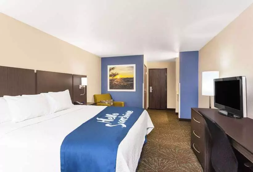 בית מלון כפרי Days Inn & Suites By Wyndham East Flagstaff