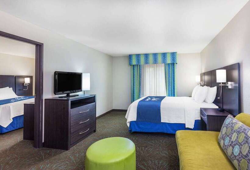 فندق Days Inn & Suites By Wyndham East Flagstaff