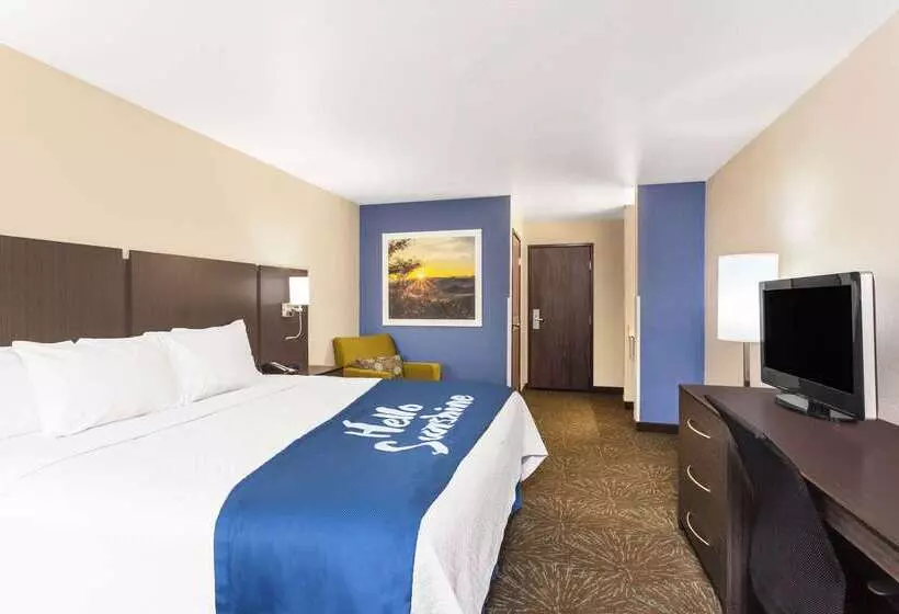 בית מלון כפרי Days Inn & Suites By Wyndham East Flagstaff