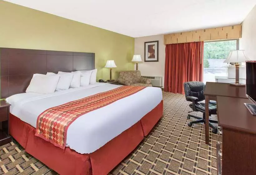 酒店 Days Inn & Suites By Wyndham Madison Heights Mi