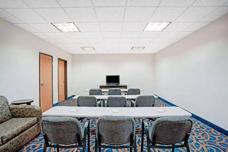 هتل Days Inn & Suites By Wyndham Page Lake Powell