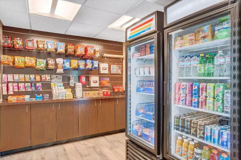 هتل Days Inn & Suites By Wyndham Page Lake Powell