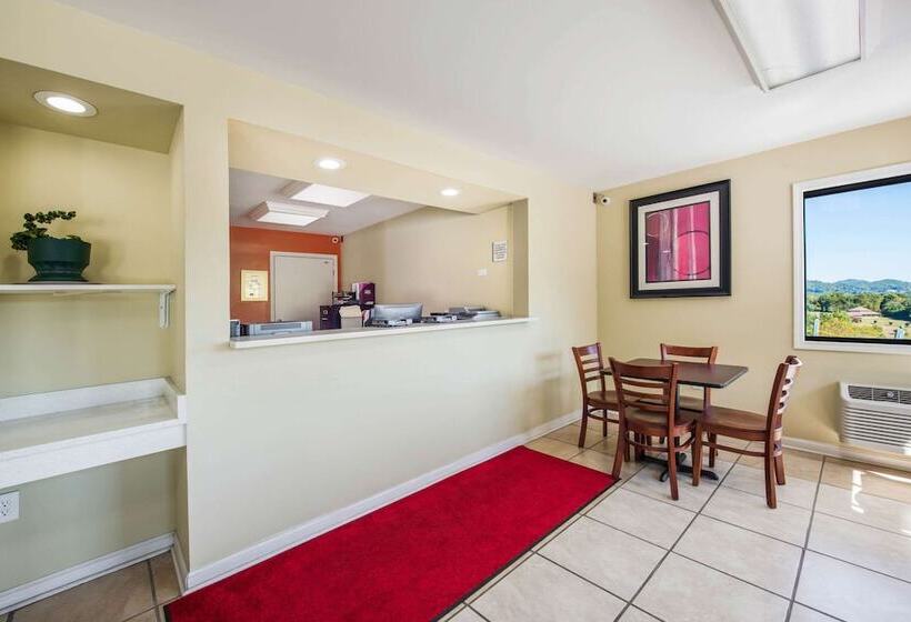 Отель Econo Lodge   Waynesville