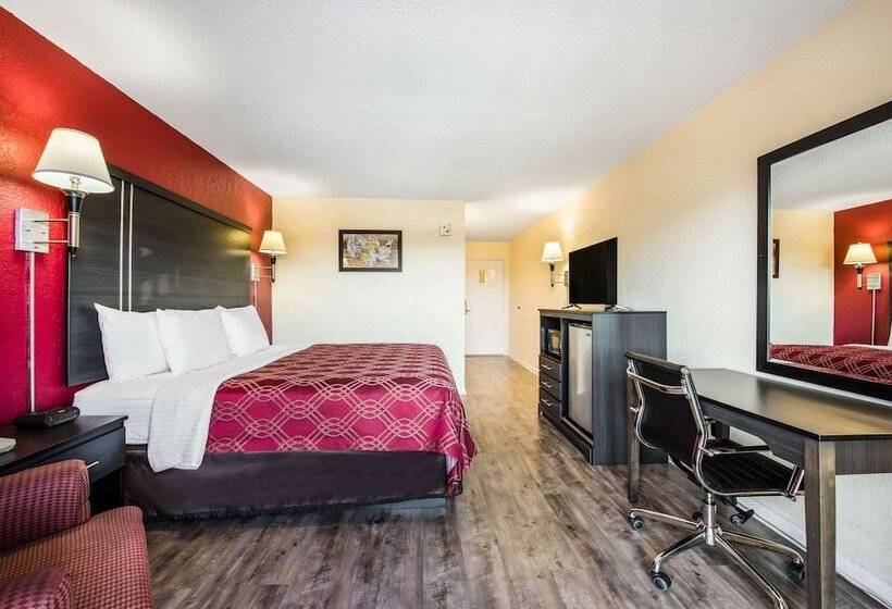 Отель Econo Lodge   Waynesville