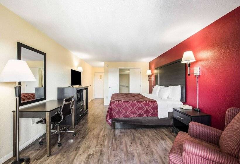 Отель Econo Lodge   Waynesville