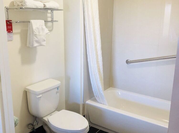 Отель Econo Lodge   Waynesville