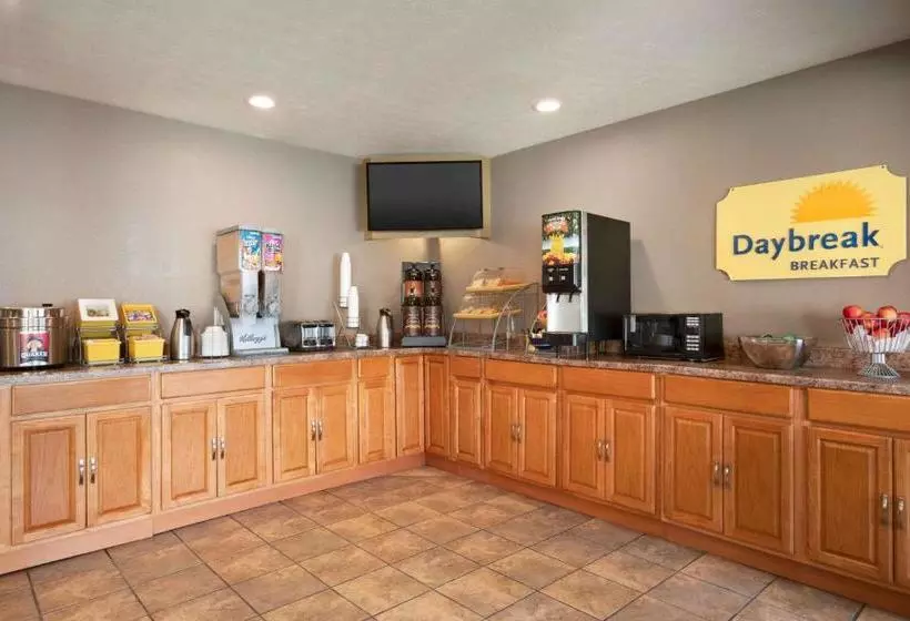 호텔 Days Inn By Wyndham Willoughby/cleveland