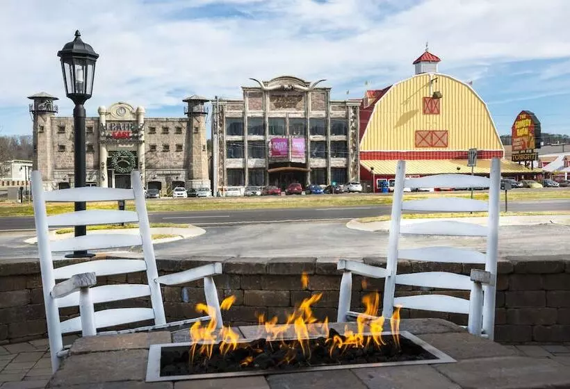 בית מלון כפרי The Wayback, Pigeon Forge, A Tribute Portfolio