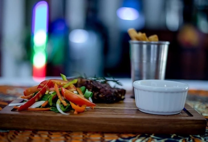 پانسیون Adlib Executive Lodge