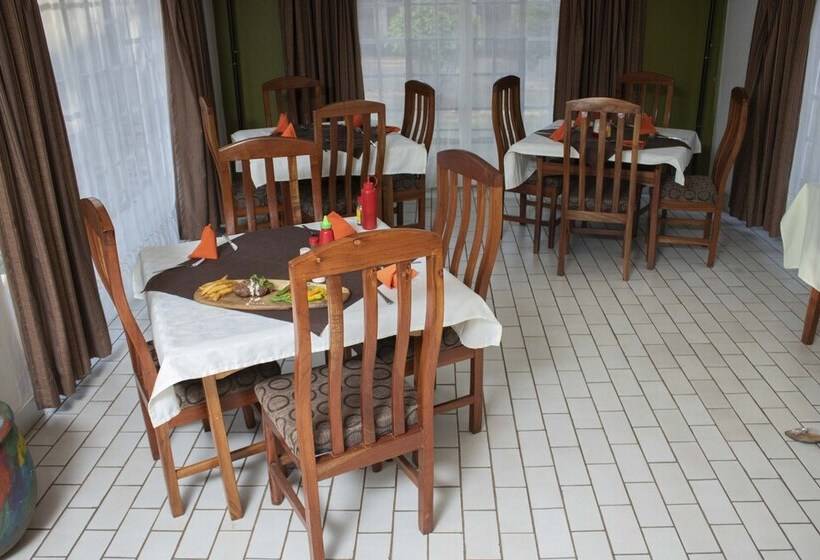 پانسیون Adlib Executive Lodge